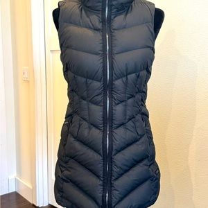 Athleta long style puffer vest